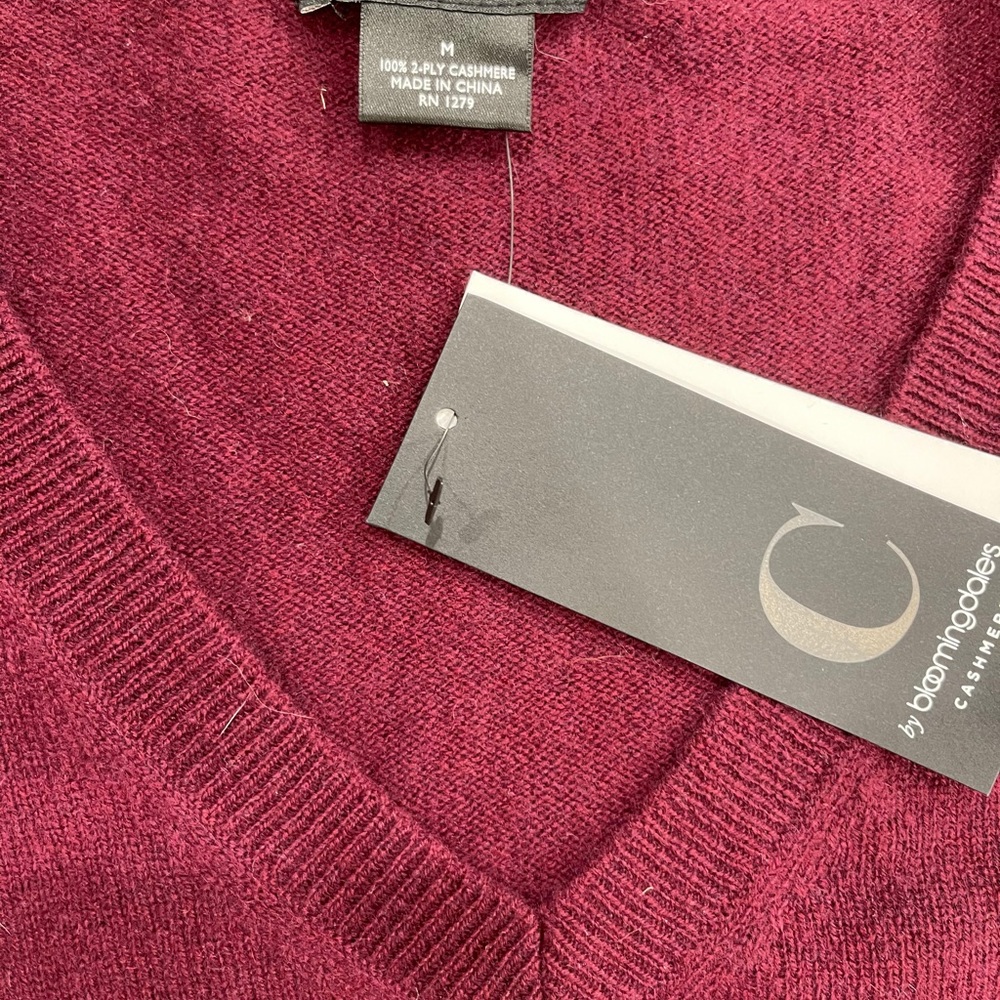 Men’s cashmere Bloomingdales sweater - Picture 2 of 4